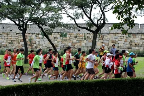 이봉주 마라톤너와 함께 달리며 수원을 알리다