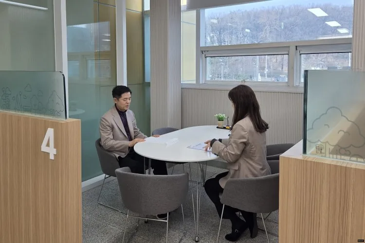 수원시 장안구, 통합민원실 ‘행복드림’ 전용 근무복 착용 시행