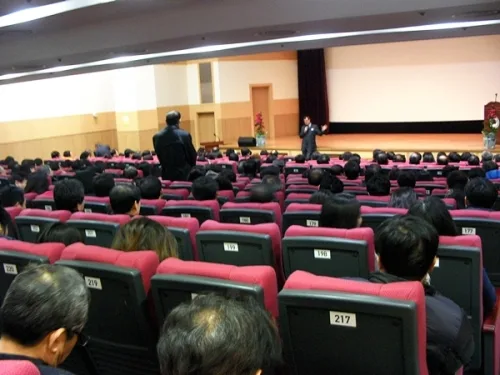 세계인은 에너지 넘치는 한국을 주목한다